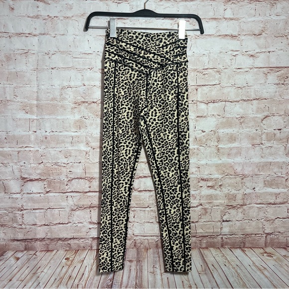 Nwt Muscle nation leopard cross cross woast legginsg size small - Picture 1 of 5